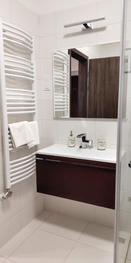 Pe-Ki Lux Apartman Szekesfehervar Bagian luar foto