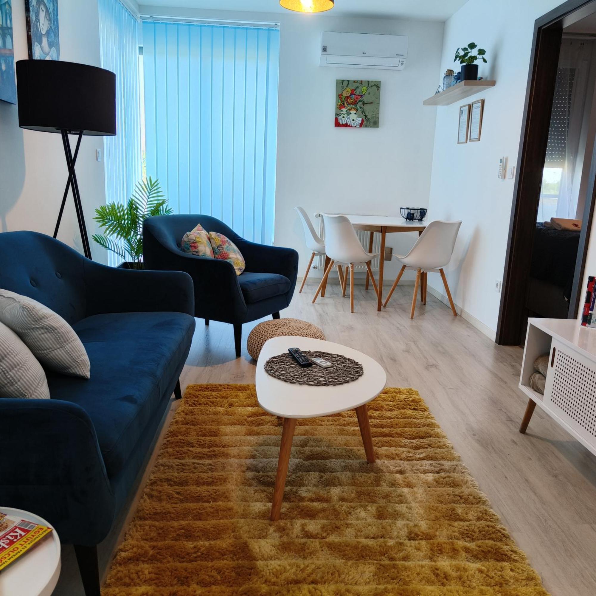 Pe-Ki Lux Apartman Szekesfehervar Bagian luar foto